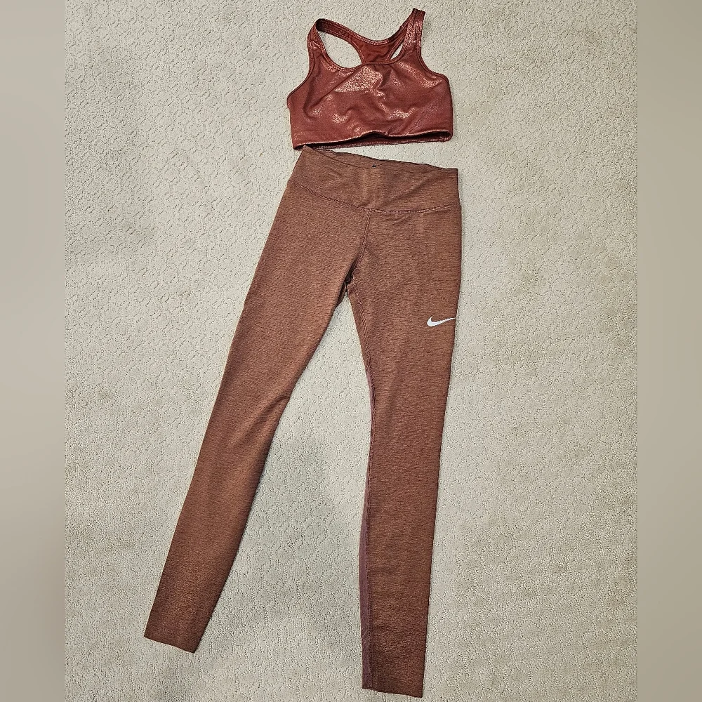 Nike Womens Shimmer Copper Sports Bra & Leggings Set